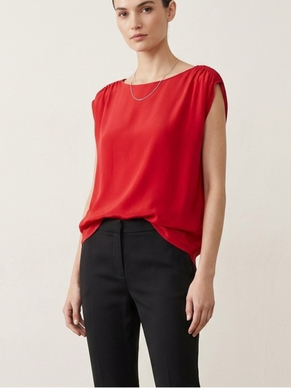 Alice + Olivia Sleeveless Red Silk Stretch  Blouse Ruched Shoulder Size XS